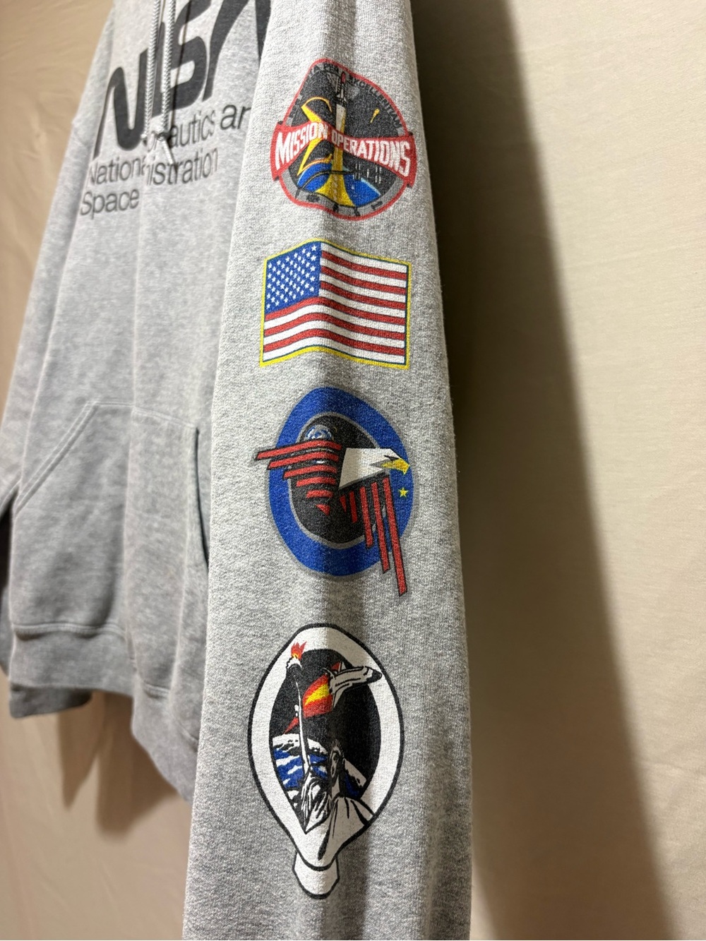 NASA Logo Men’s Size L Gray Pullover Hoodie with Sleeve Print - Picture 5 of 5